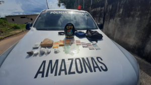 Imagem da notícia - PMAM prende homem e apreende adolescente por tráfico de drogas
