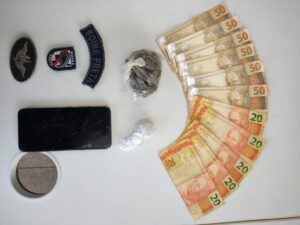 Imagem da notícia - Em Iranduba, PM apreende adolescente e prende homem com drogas