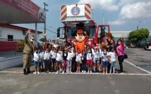 Imagem da notícia - Corpo de Bombeiros Militar recebe visita de 28 crianças de Escola Estadual