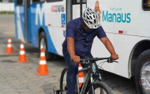 Imagem da notícia - PM palestra sobre segurança de ciclistas para profissionais de ônibus