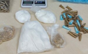 Imagem da notícia - PC-AM prende dois homens em posse de entorpecentes, no bairro Zumbi