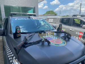 Imagem da notícia - PM flagra dupla com armas e munições na zona norte