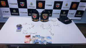 Imagem da notícia - No bairro Praça 14, PMAM prende dois homens por tráfico de entorpecentes