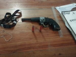 Imagem da notícia - PM apreende adolescente em posse de arma caseira, em Itacoatiara