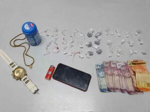 Imagem da notícia - PMAM prende jovem no bairro Flores com várias trouxinhas de entorpecentes