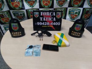 Imagem da notícia - PM prende homem em posse de arma, munições e drogas na zona oeste