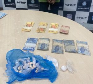 Imagem da notícia - PMAM prende homem suspeito de comercializar drogas na zona leste