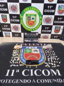 Imagem da notícia - No bairro Ouro Verde, após tentativa de fuga, homem é preso pela PMAM por tráfico de drogas