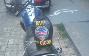 Imagem da notícia - Polícia Militar recupera veículo roubado e prende homem por receptação no bairro Alvorada