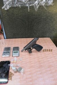 Imagem da notícia - Cidade mais Segura: agentes da SSP-AM prendem homem e apreendem drogas e arma de fogo no São Raimundo