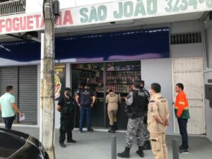 Imagem da notícia - Central Integrada de Fiscalização vistoria estabelecimentos com vendas de fogos de artifício, em Manaus