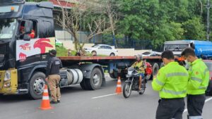 Imagem da notícia - Operação Carga Pesada já autuou 213 motoristas e removeu 26 veículos das ruas de Manaus