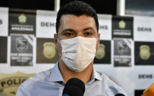 Imagem da notícia - PC-AM deflagra ação e prende suspeito de envolvimento em morte de cantor de forró