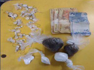 Imagem da notícia - No bairro Santa Etelvina, Polícia Militar detém jovem em posse de entorpecentes