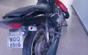 Imagem da notícia - Homem é detido pela Polícia Militar dirigindo motocicleta roubada na avenida Autaz Mirim