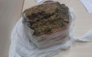 Imagem da notícia - Homem é detido em posse de 1 quilo de entorpecentes, no bairro Lago Azul