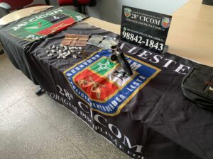 Imagem da notícia - Polícia Militar detém homem por porte ilegal de arma de fogo e tráfico de drogas na zona leste