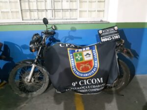 Imagem da notícia - No bairro São José, PMAM detém dupla por roubo de aparelho celular