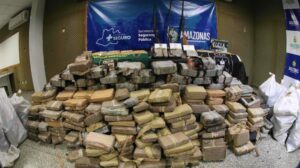Imagem da notícia - Polícias do Amazonas apreendem 1,2 tonelada de entorpecentes durante operação integrada no interior