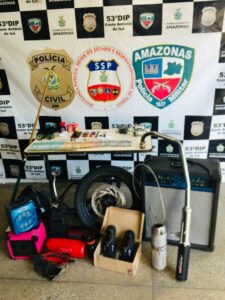 Imagem da notícia - PC-AM e PMAM prendem dupla por tráfico de drogas, receptação e furto qualificado em Santo Antônio do Içá
