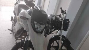Imagem da notícia - PM apreende duas motocicletas com placas frias envolvidas em roubos, na zona leste