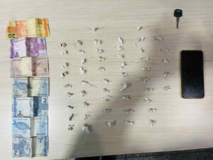 Imagem da notícia - Mototaxista é preso pela PMAM com material entorpecente na zona norte