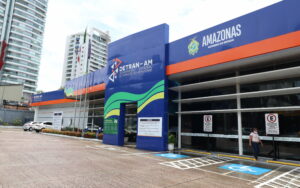 Imagem da notícia - Governo do Amazonas cria CHN Social e vai isentar mototaxistas e motofretistas de taxas de cursos do Detran