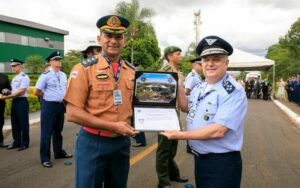 Imagem da notícia - Tenente-coronel do DIOA é homenageado em evento da Força Aérea Brasileira