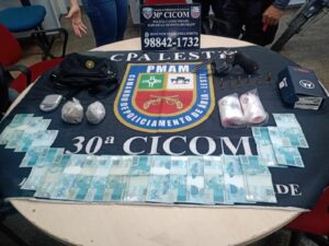 Imagem da notícia - Polícia Militar apreende arma de fogo e R$ 2 mil no Armando Mendes