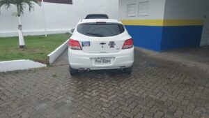 Imagem da notícia - Polícia Militar detém dois homens envolvidos em roubo, na zona leste