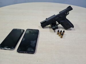 Imagem da notícia - Homem é preso e arma de fogo é apreendida durante operação Cidade Mais Segura no bairro Compensa