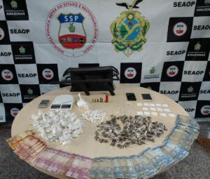 Imagem da notícia - Cidade Mais Segura: dupla é presa com arma, drogas e dinheiro durante operação no bairro Compensa