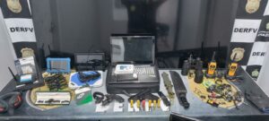 Imagem da notícia - PC-AM cumpre mandados de busca e apreensão e prende integrante de organização criminosa