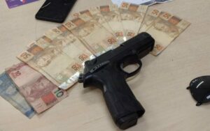 Imagem da notícia - Paredão: sistema auxilia na prisão de um homem e na recuperação de dois veículos roubados