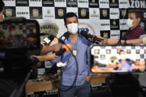 Imagem da notícia - PC-AM prende homem por desvio de R$ 100 mil em doses de remédios de uma unidade hospitalar