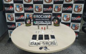 Imagem da notícia - Polícia Militar detém dois homens por porte ilegal de arma de fogo e tráfico de drogas