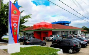 Imagem da notícia - PC-AM prende trio envolvido em roubo e dano qualificado praticados em restaurante no Parque das Laranjeiras