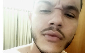 Imagem da notícia - PC-AM solicita colaboração na divulgação das imagens de dupla envolvida em roubo e dano qualificado