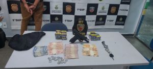 Imagem da notícia - PMAM prende homem acusado de roubo, ameaça e invasão de domicílio