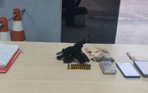 Imagem da notícia - Dupla é presa com arma e drogas no bairro Nova Cidade, durante operação Cidade Mais Segura