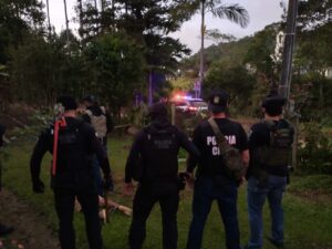 Imagem da notícia - PC-AM deflagra Operação Seekers e prende jovem por tráfico, associação criminosa, incêndio e dano ao patrimônio público