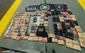 Imagem da notícia - Em três meses, SSP-AM apreendeu mais de 1 tonelada de drogas e retirou mais de 340 armas das ruas de Manaus