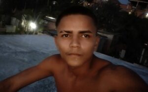 Imagem da notícia - PC-AM pede divulgação da imagem de jovem que desapareceu após sair de casa, no Novo Aleixo