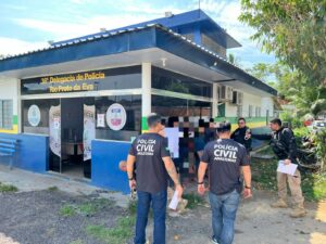 Imagem da notícia - PC-AM realiza transferência de 21 presos para capital