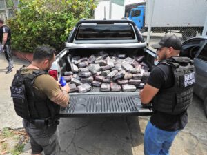 Imagem da notícia - Mais de 400 quilos de drogas são apreendidos durante operação Carga Pesada no bairro São José l