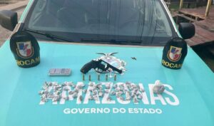 Imagem da notícia - Arma e drogas são apreendidas durante operação Hórus/Fronteira Mais Segura em Anamã