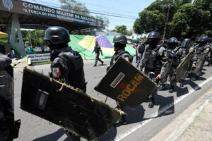 Forças de Segurança do Amazonas retiram acampamento da frente do CMA