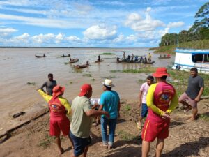 Imagem da notícia - Mergulhadores do Corpo de Bombeiros realizam terceiro dia de buscas por adolescentes desaparecidos em Manacapuru