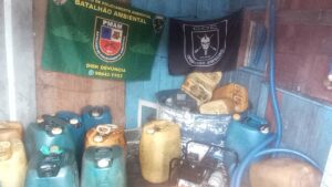 Imagem da notícia - Hórus/Fronteira Mais Segura: Agentes apreendem mais de 2 mil litros de óleo diesel em Parintins