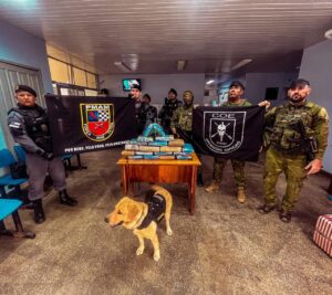 Hórus/Fronteira Mais Segura: Em ação conjunta, policiais apreendem embarcação usada por narcotraficantes em Tabatinga
